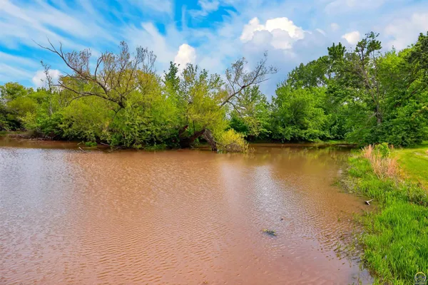 $499,900 | 5810 Southeast Croco Road, Berryton, KS 66409