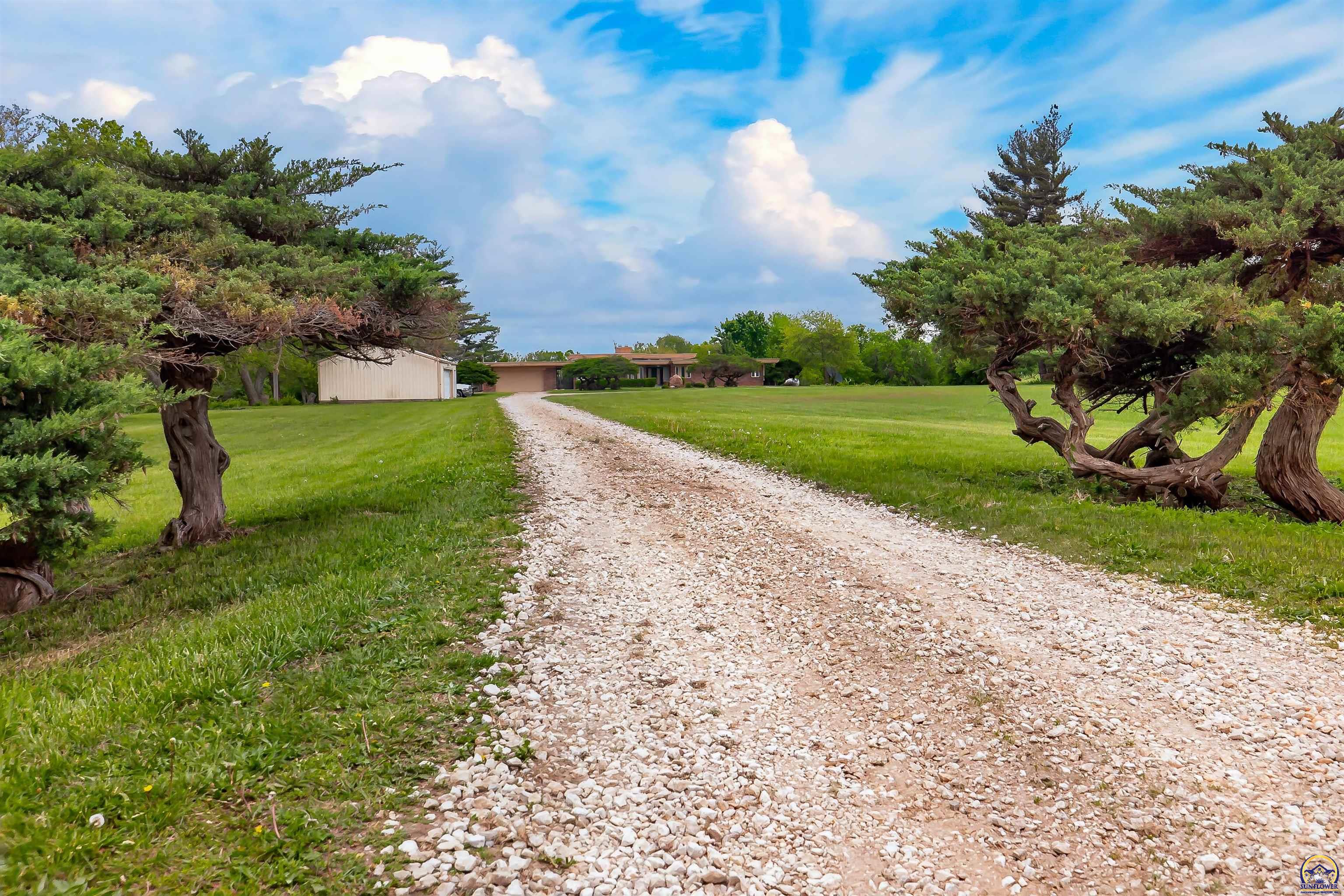 5810 Southeast Croco Road Berryton, KS 66409 - Photo 49 of 52