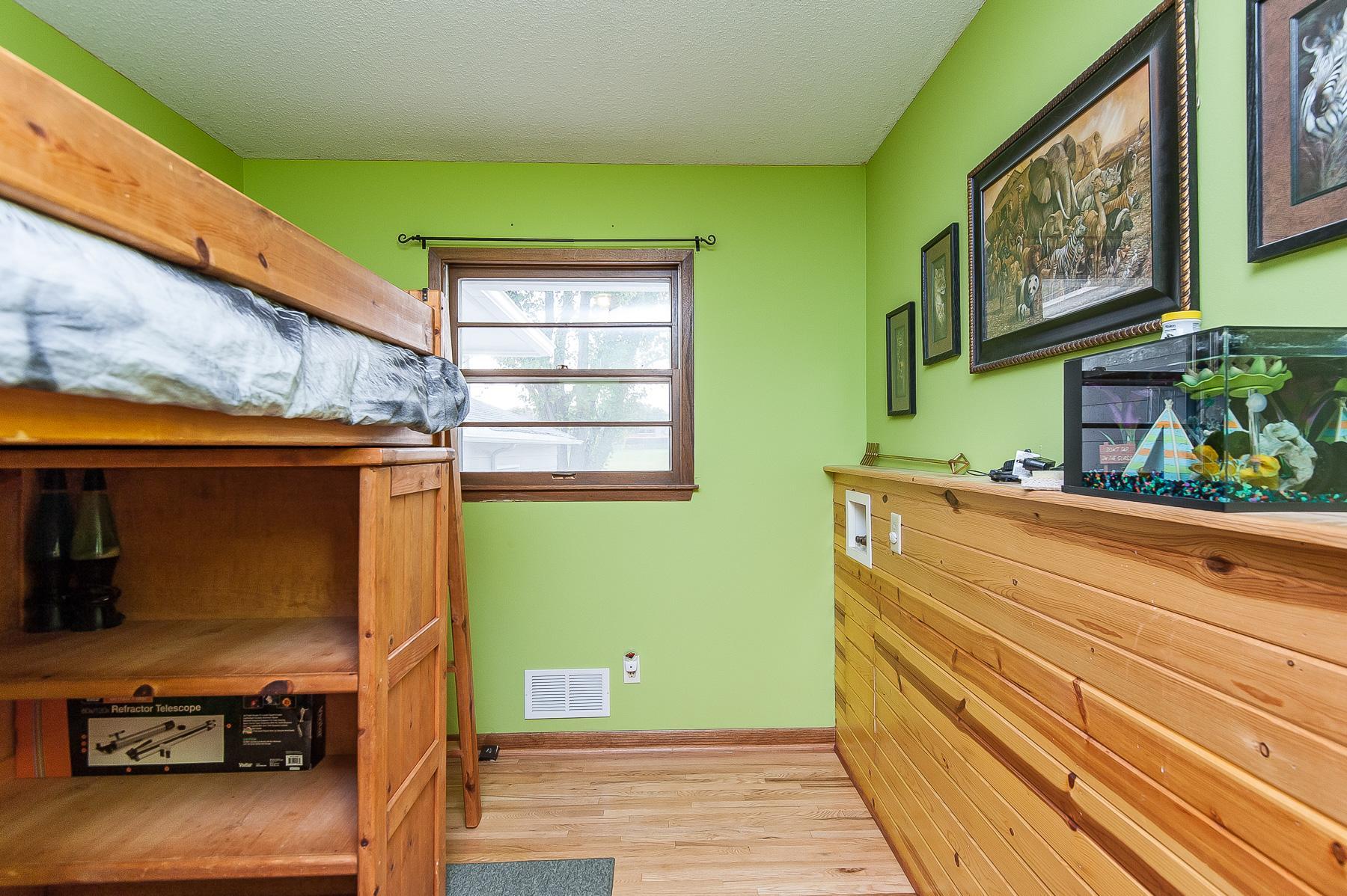 1616 34th Street Northwest Rochester, MN 55901 - Photo 11 of 22 Gallery Image 11