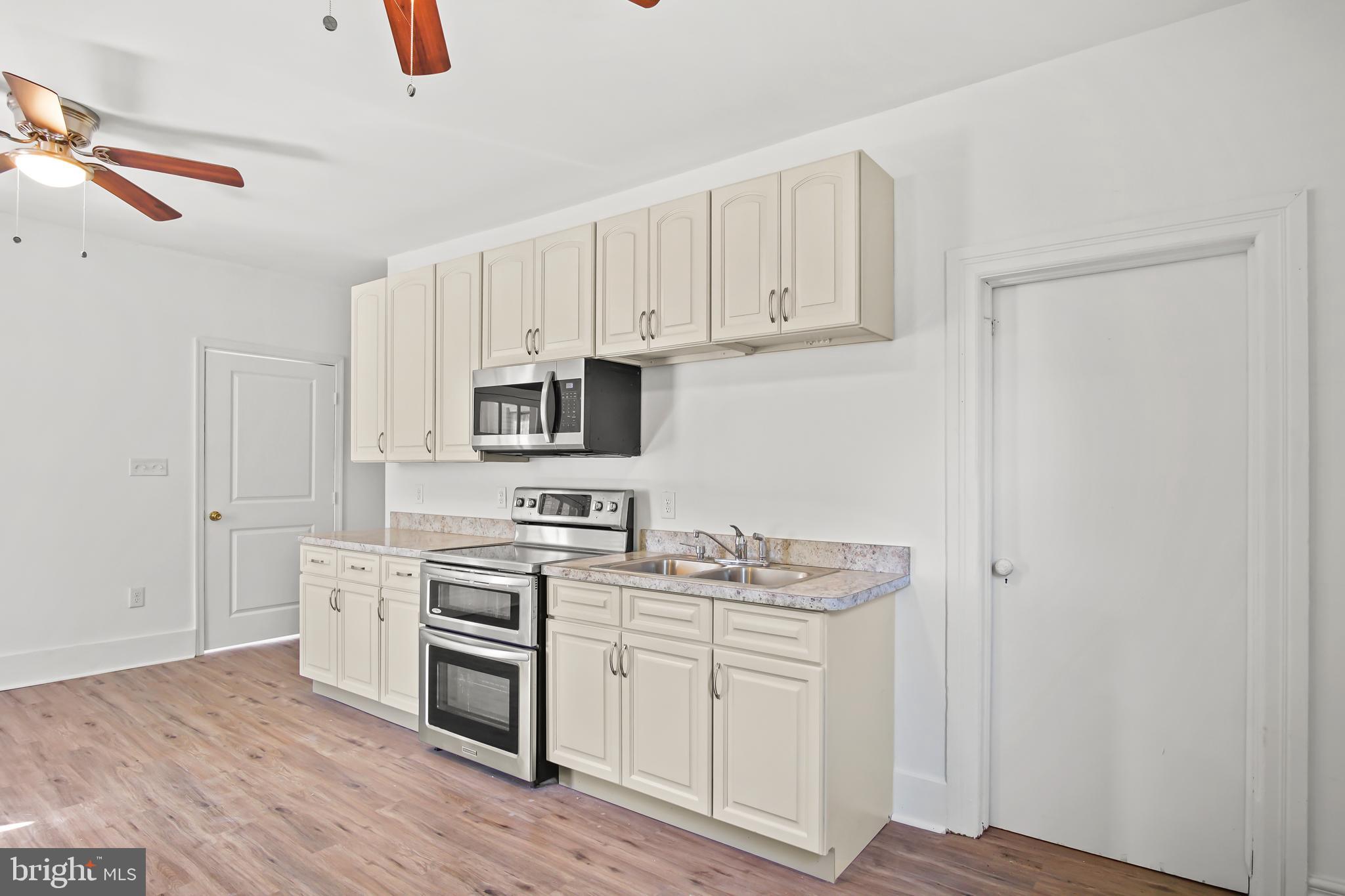 350 Ridge Avenue Hagerstown, MD 21740 - Photo 13 of 28 Freshly painted and bright