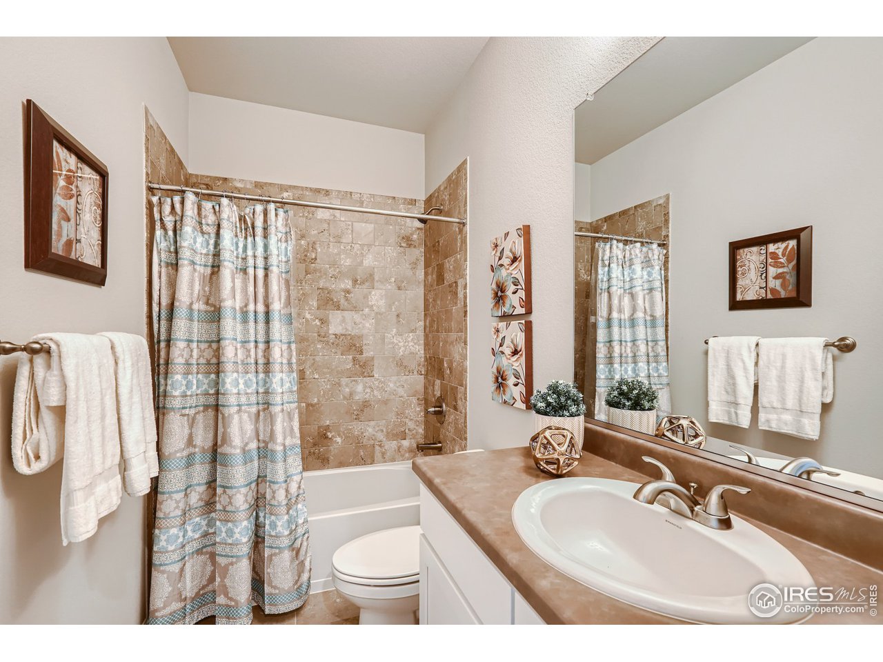 625 Ranchhand Drive Berthoud, CO 80513 - Photo 16 of 40 Full bath 2