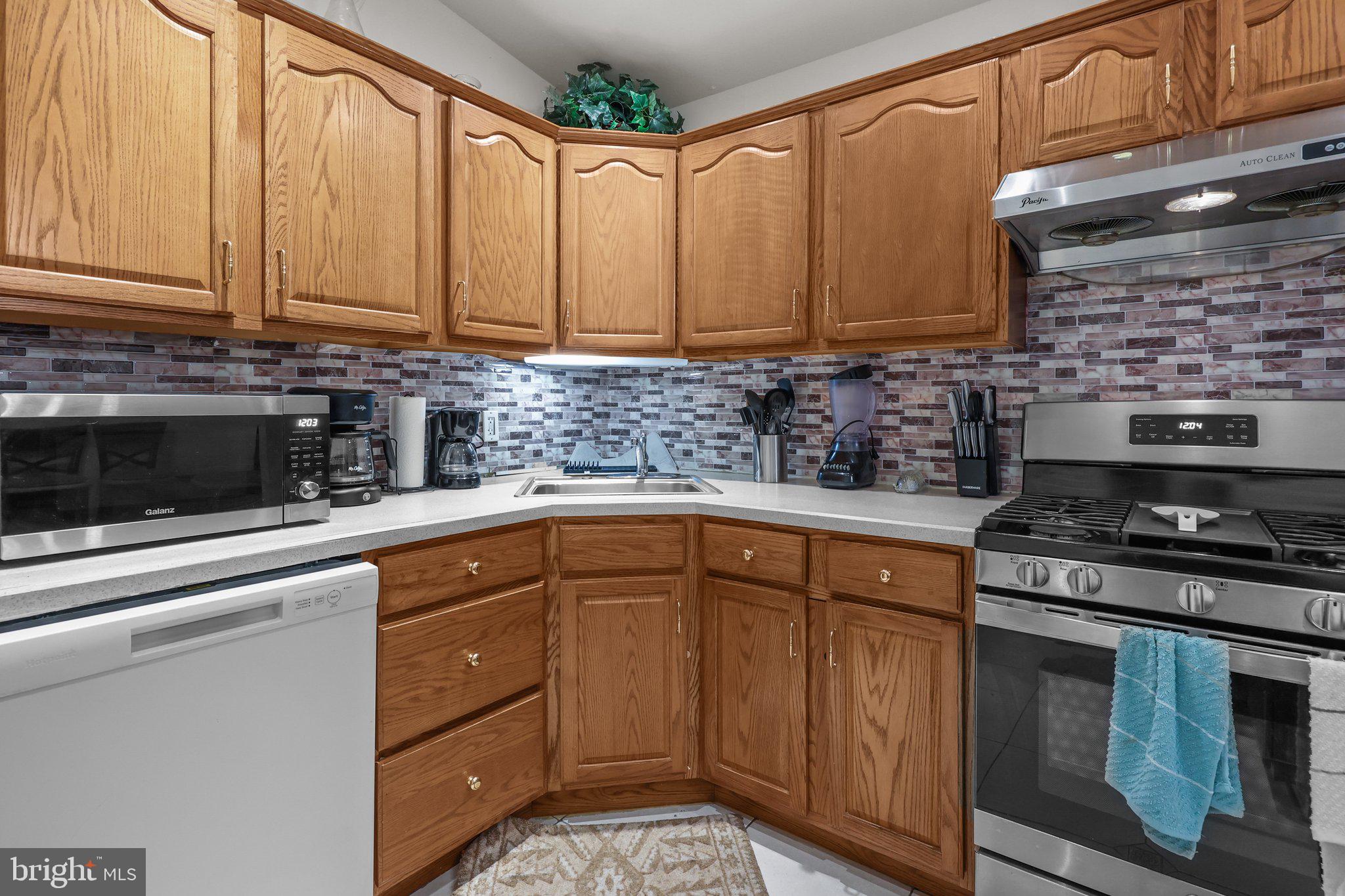 1116 York Rd. Warminster, PA 18974 - Photo 10 of 33 Gallery Image 10