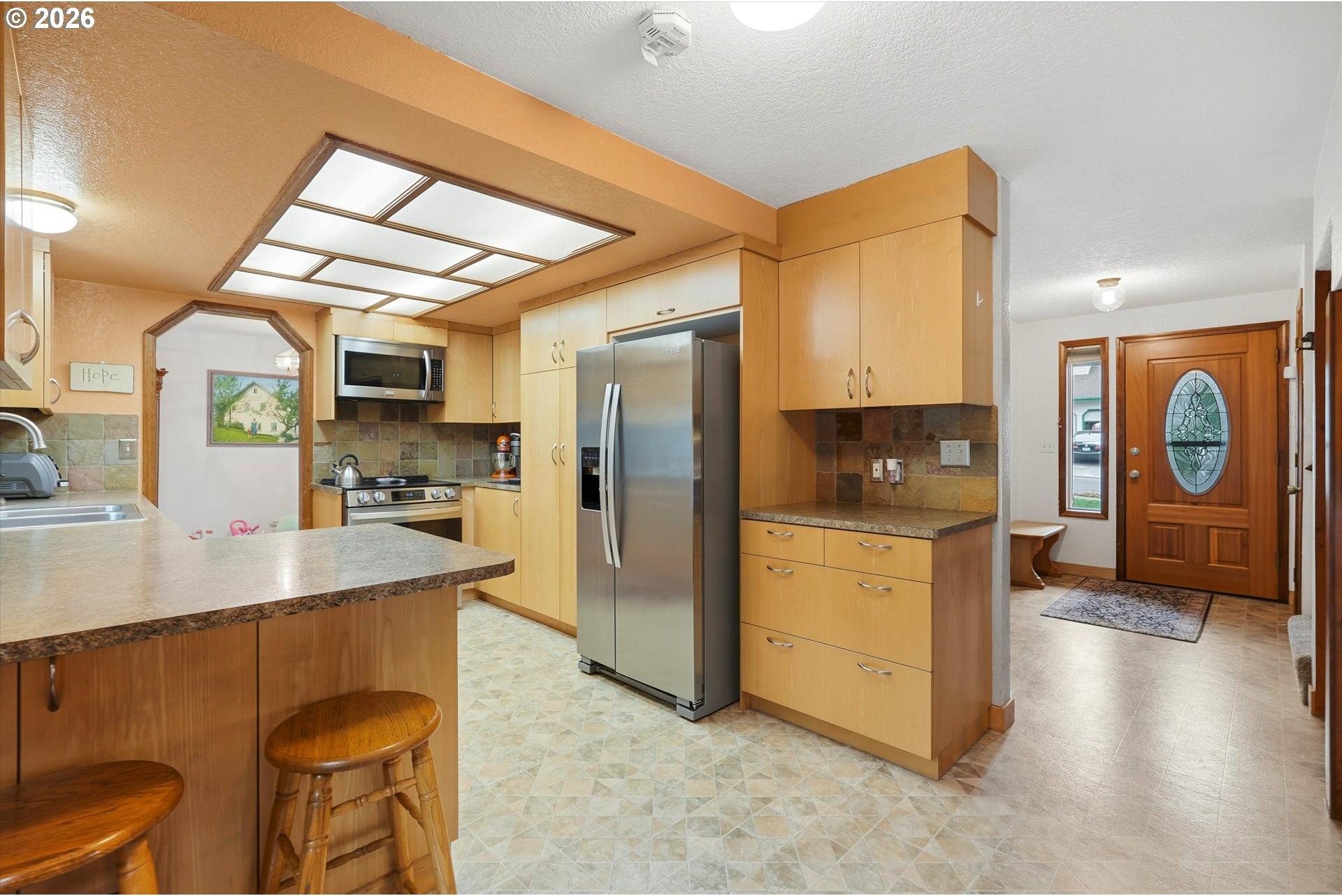 36305 Yocum Loop Sandy, OR 97055 - Photo 5 of 36 Gallery Image 5