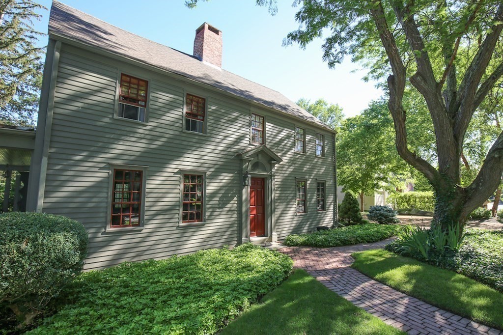 21 Rolfe's Lane Newbury, MA 01951 - Photo 3 of 42 a view of a house with a yard