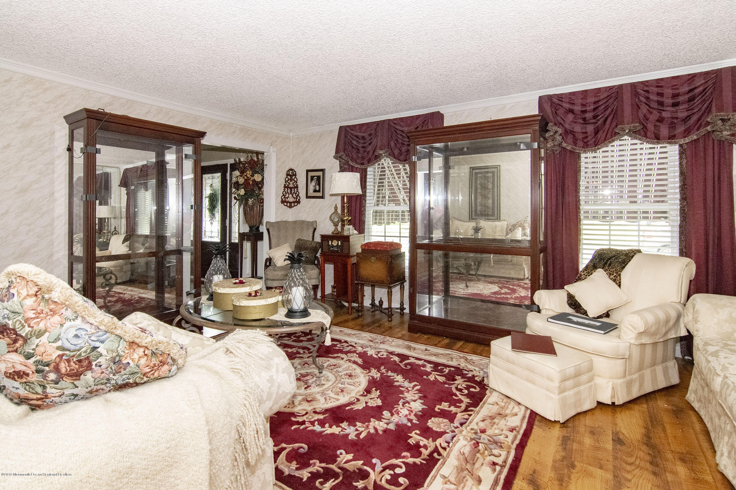 678 Windsor Road Brick, NJ 08723 - Photo 12 of 38 living room