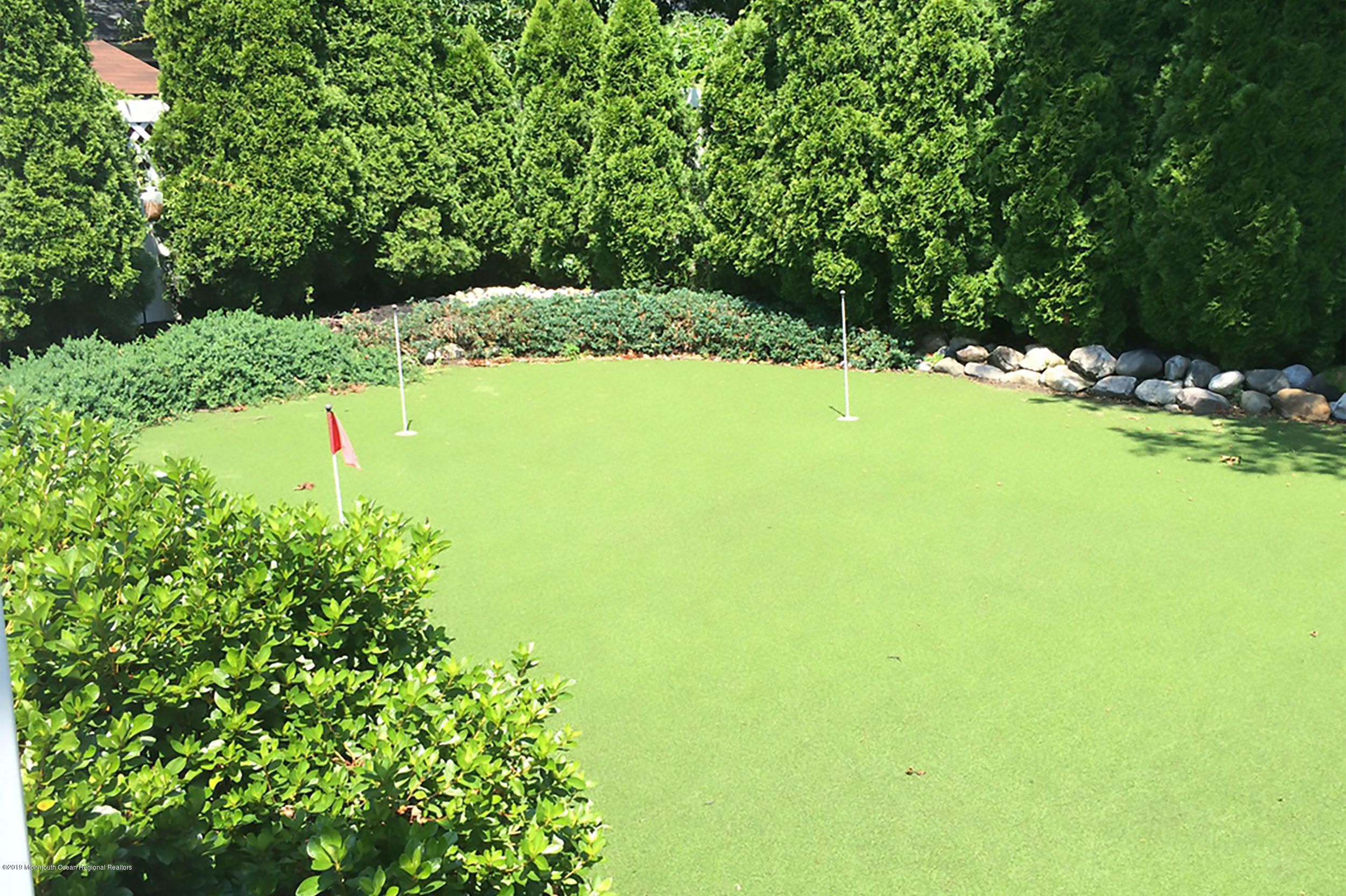 678 Windsor Road Brick, NJ 08723 - Photo 24 of 38 putting green