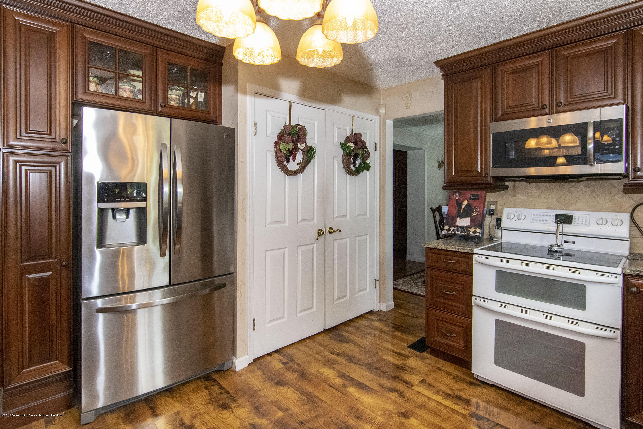 678 Windsor Road Brick, NJ 08723 - Photo 6 of 38 kitchen