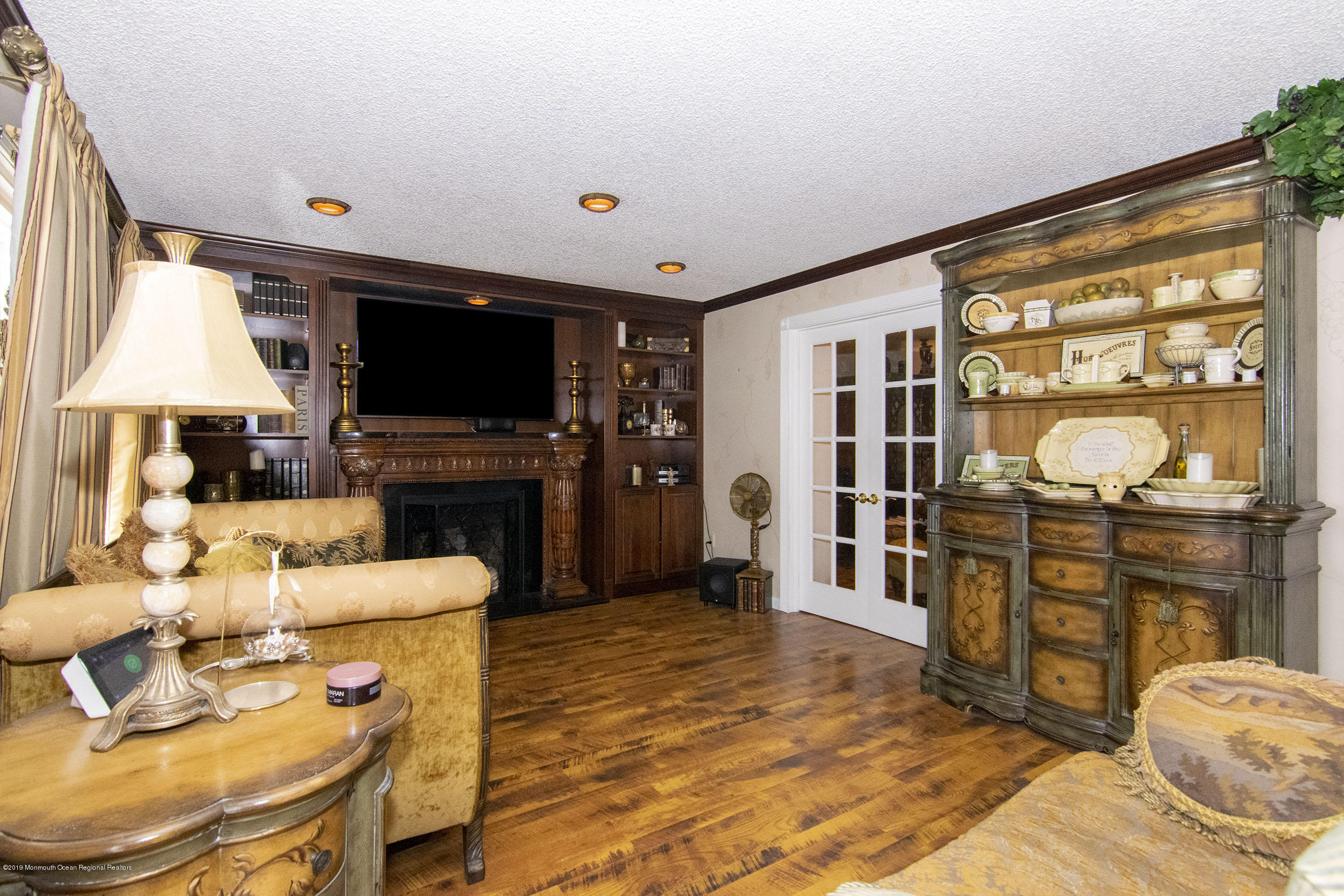 678 Windsor Road Brick, NJ 08723 - Photo 8 of 38 family room
