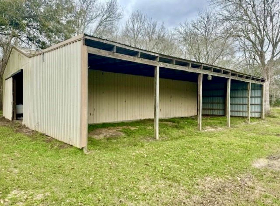 327 County Road 735 Angleton, TX 77515 - Photo 24 of 39