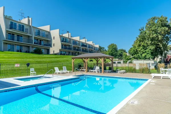 $325,000 | 6351 St Croix Trail North, Unit 143, Stillwater, MN 55082