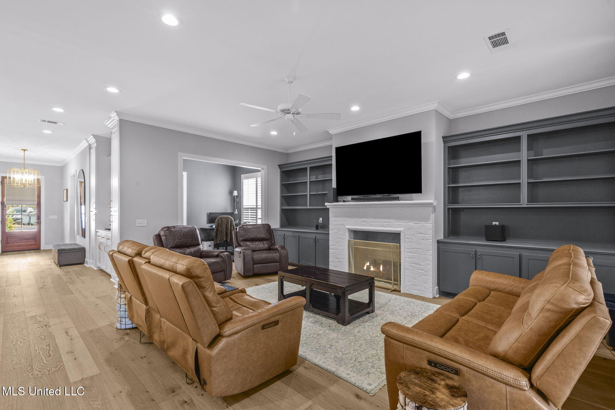 99 Harbor View Drive Madison, MS 39110 - Photo 27 of 66 Living Room 2