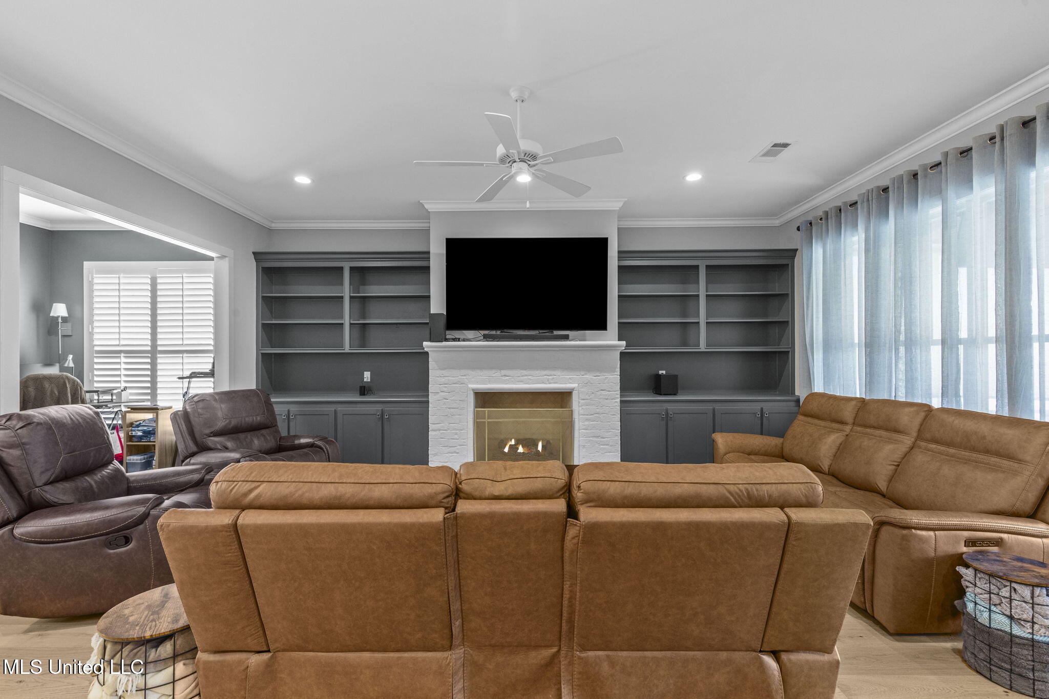 99 Harbor View Drive Madison, MS 39110 - Photo 28 of 66 Living Room 3