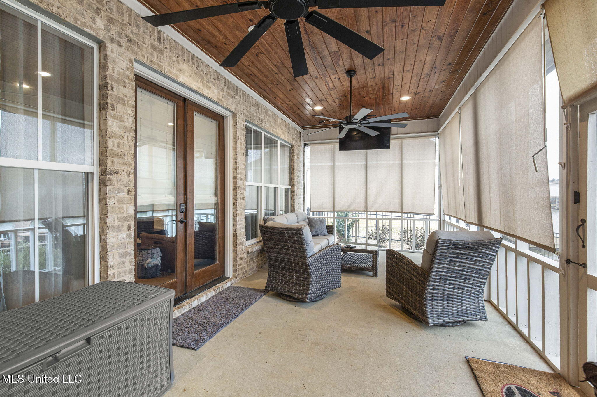 99 Harbor View Drive Madison, MS 39110 - Photo 52 of 66 Screened patio 1