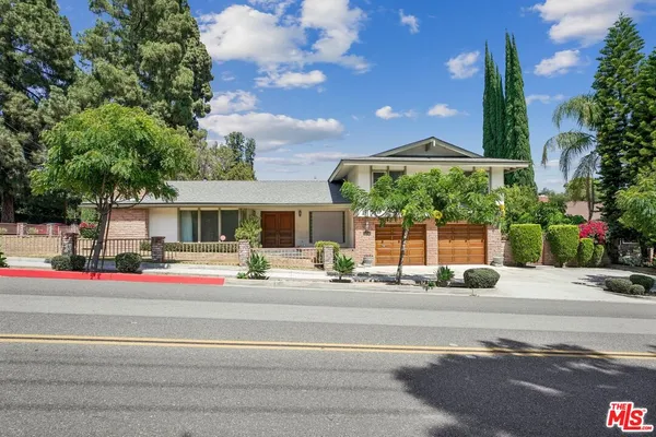 $1,398,888 | 700 West Highland Avenue, Sierra Madre, CA 91024