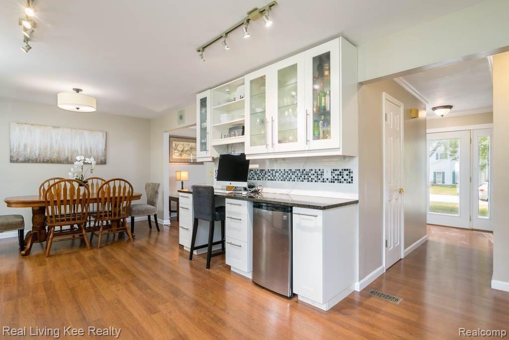 1164BarneswoodLn-6.jpg