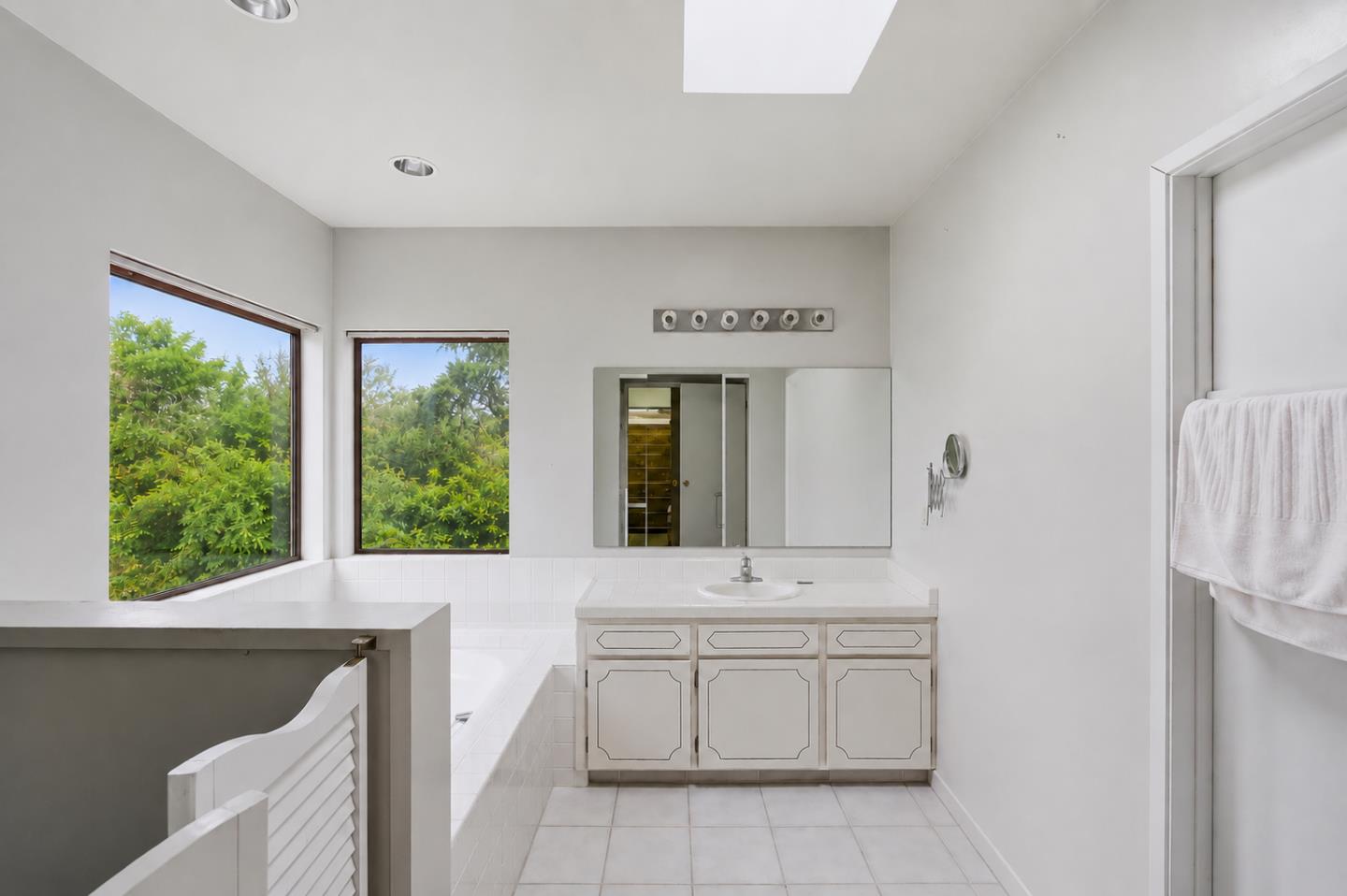 15269 Century Oak Road Salinas, CA 93907 - Photo 6 of 25