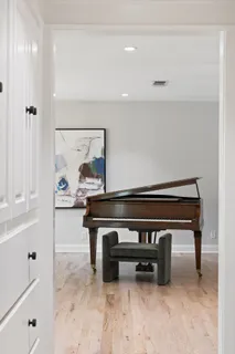$1,075,000 | 8805 Point W Drive, Austin, TX 78759