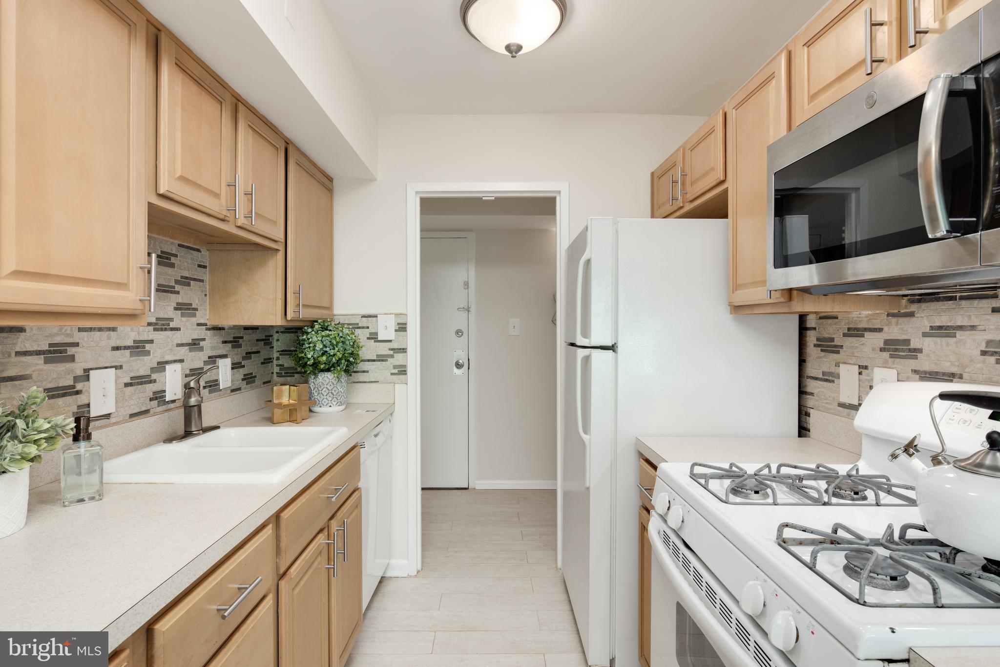 2328 Freetown Court, Unit 21C Reston, VA 20191 - Photo 14 of 32