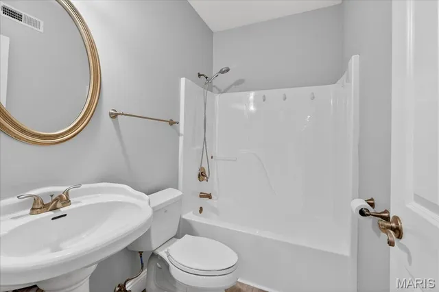 $749,000 | 112 Locksley Court, Troy, IL 62294