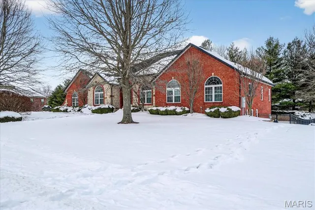 $749,000 | 112 Locksley Court, Troy, IL 62294