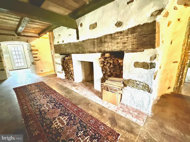 a view of a living room