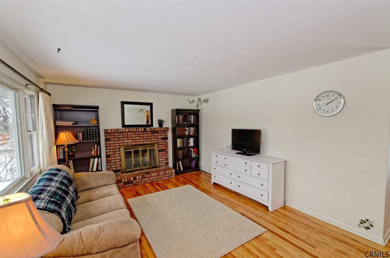 682 Barhydt Road Glenville, NY 12302 - Photo 4 of 21 Photo 4