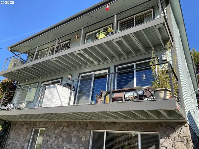 $299,000 | 5715 Northeast Sacramento Street, Unit 11, Portland, OR 97213