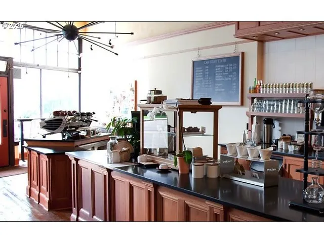 $299,000 | 5715 Northeast Sacramento Street, Unit 11, Portland, OR 97213