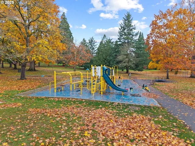 $299,000 | 5715 Northeast Sacramento Street, Unit 11, Portland, OR 97213