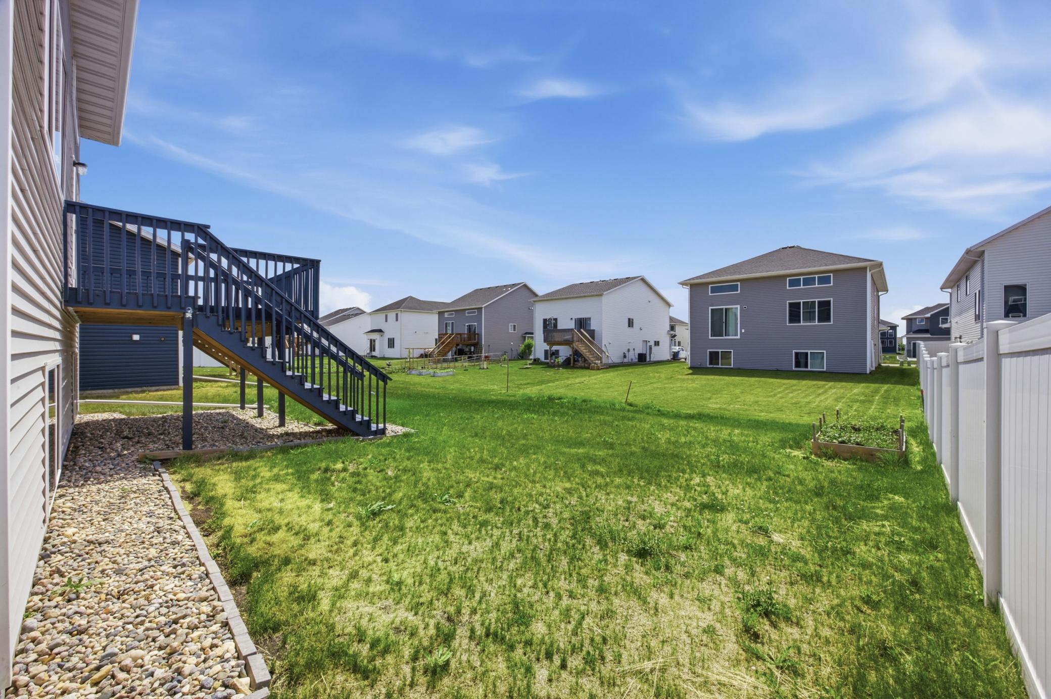 2506 Fulton Loop South Fargo, ND 58104 - Photo 27 of 28