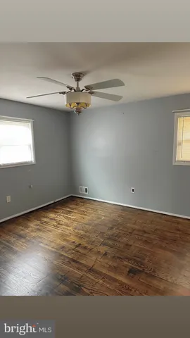 en view of an empty room