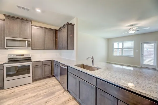 $2,000 | 1717 Cotton Blossom Lane, Princeton, TX 75407