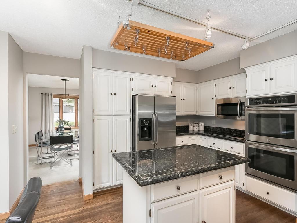 9798 Purgatory Road Eden Prairie, MN 55347 - Photo 7 of 28