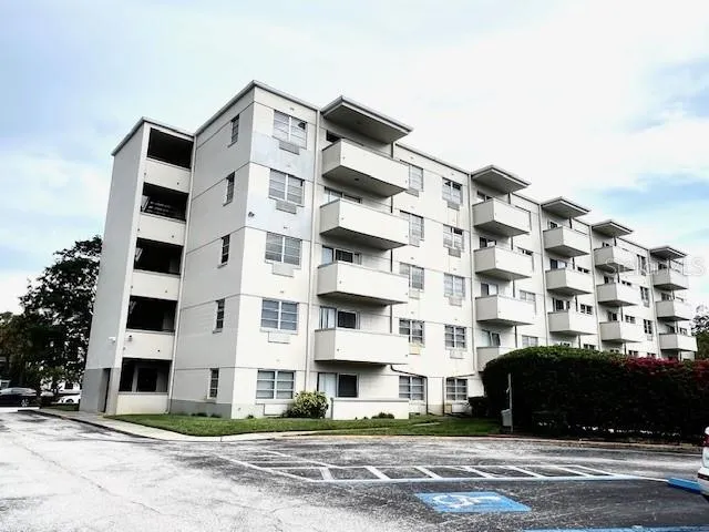 $2,000 | 406 West Azeele Street, Unit 402, Tampa, FL 33606