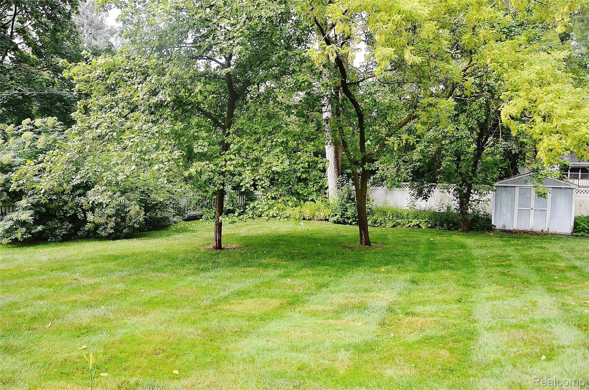 28602 Chatham Road Grosse Ile, MI 48138 - Photo 19 of 22 DSC_6859.JPG