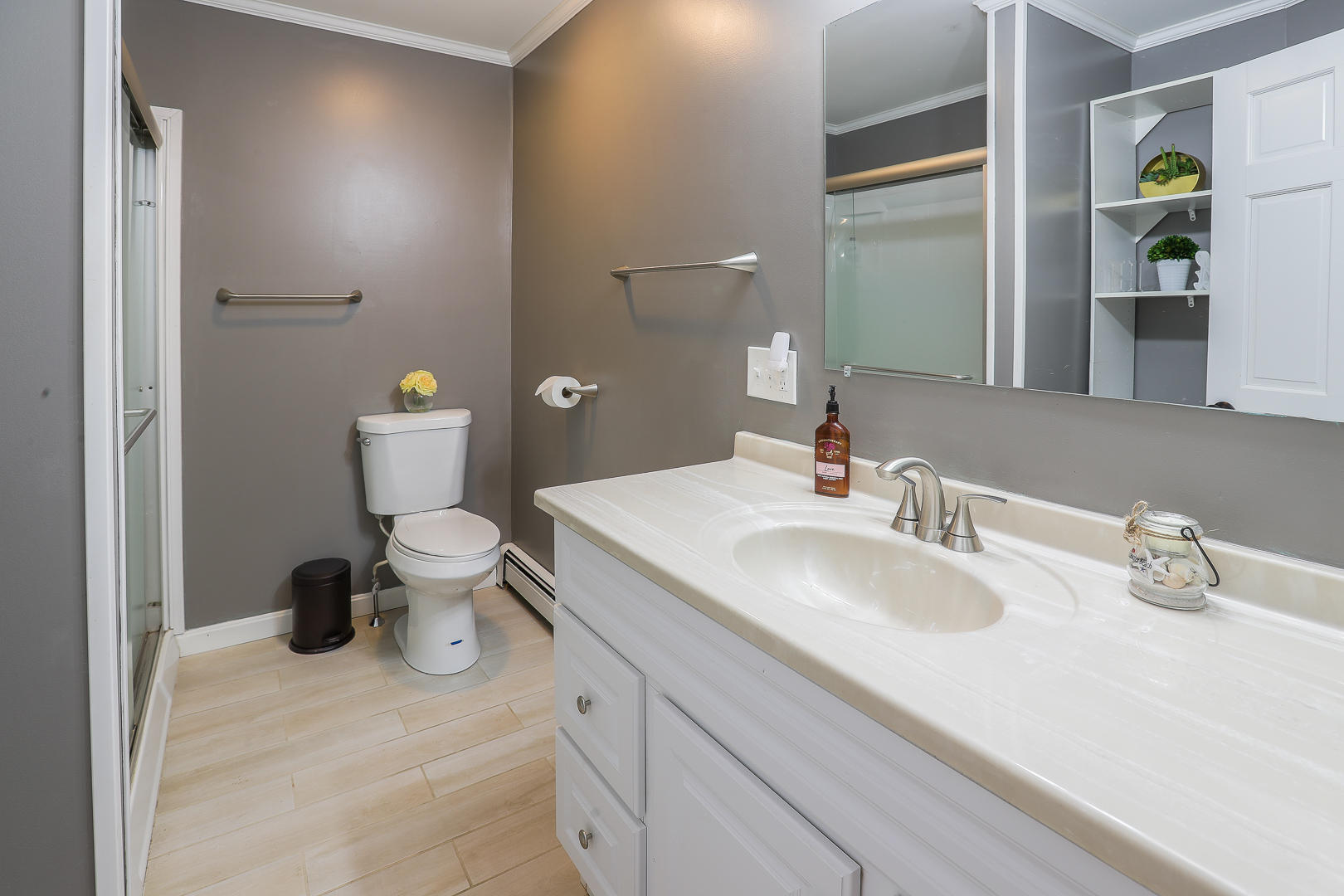 135 Ridgeview Drive Bangor, ME 04401 - Photo 24 of 37 2nd Floor Bath