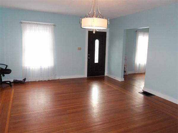 55 Ardmore Street Springfield, MA 01104 - Photo 4 of 20 Gallery Image 4