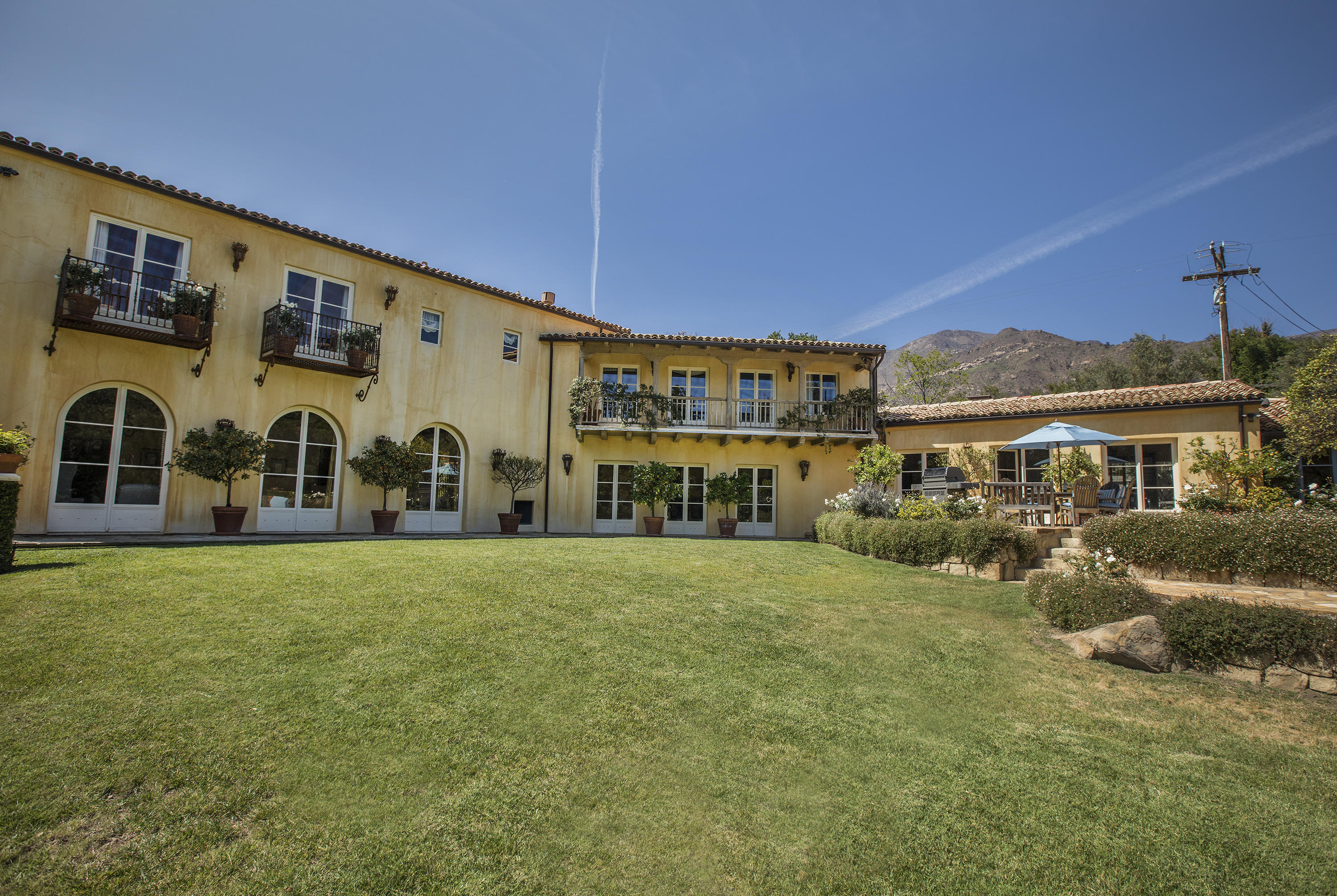 1525 Las Tunas Road Montecito, CA 93108 - Photo 25 of 28 a view of a big yard with potted plants