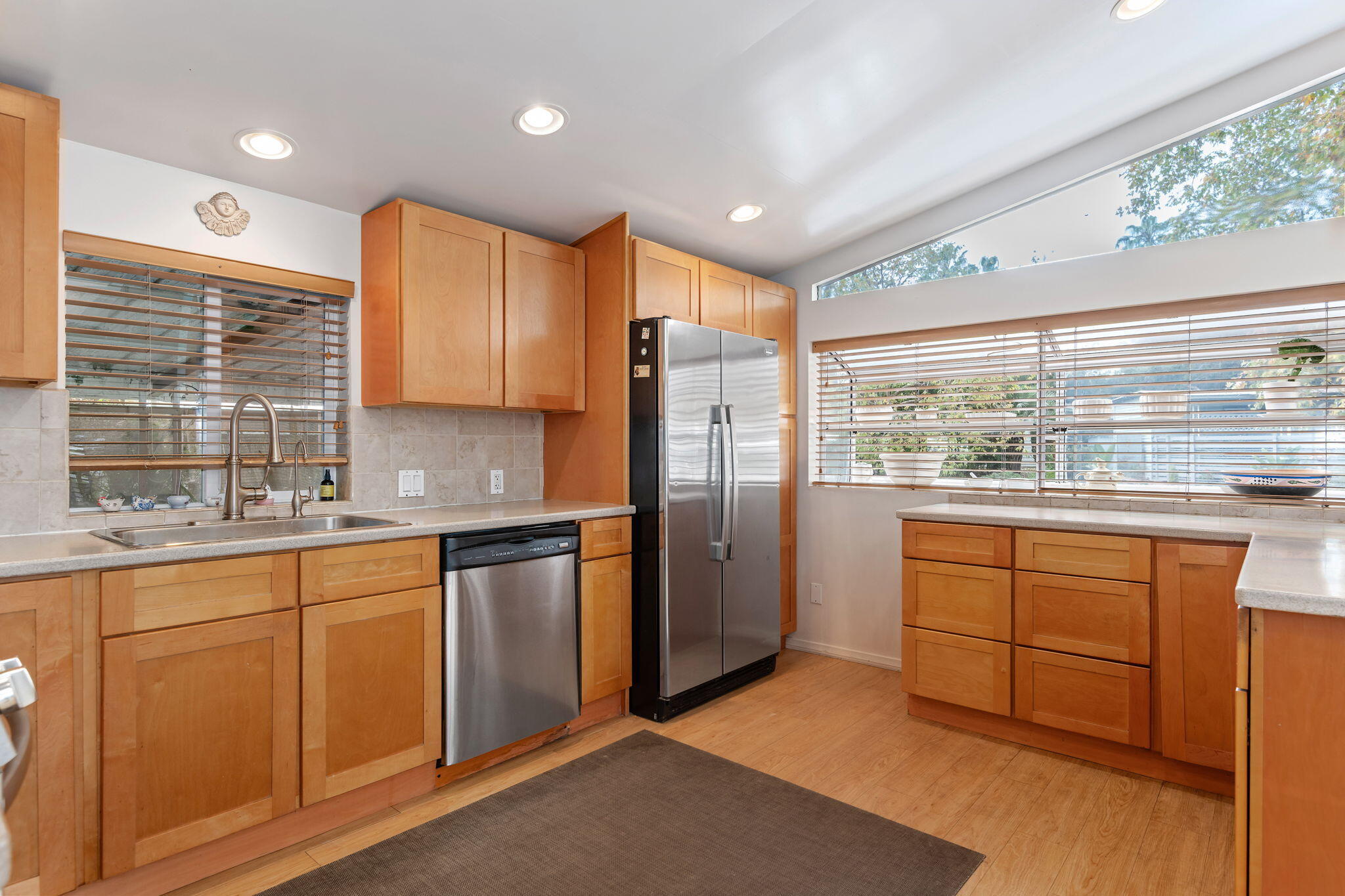 333 Old Mill Road, Unit 32 Santa Barbara, CA 93110 - Photo 11 of 32 11 - Kitchen