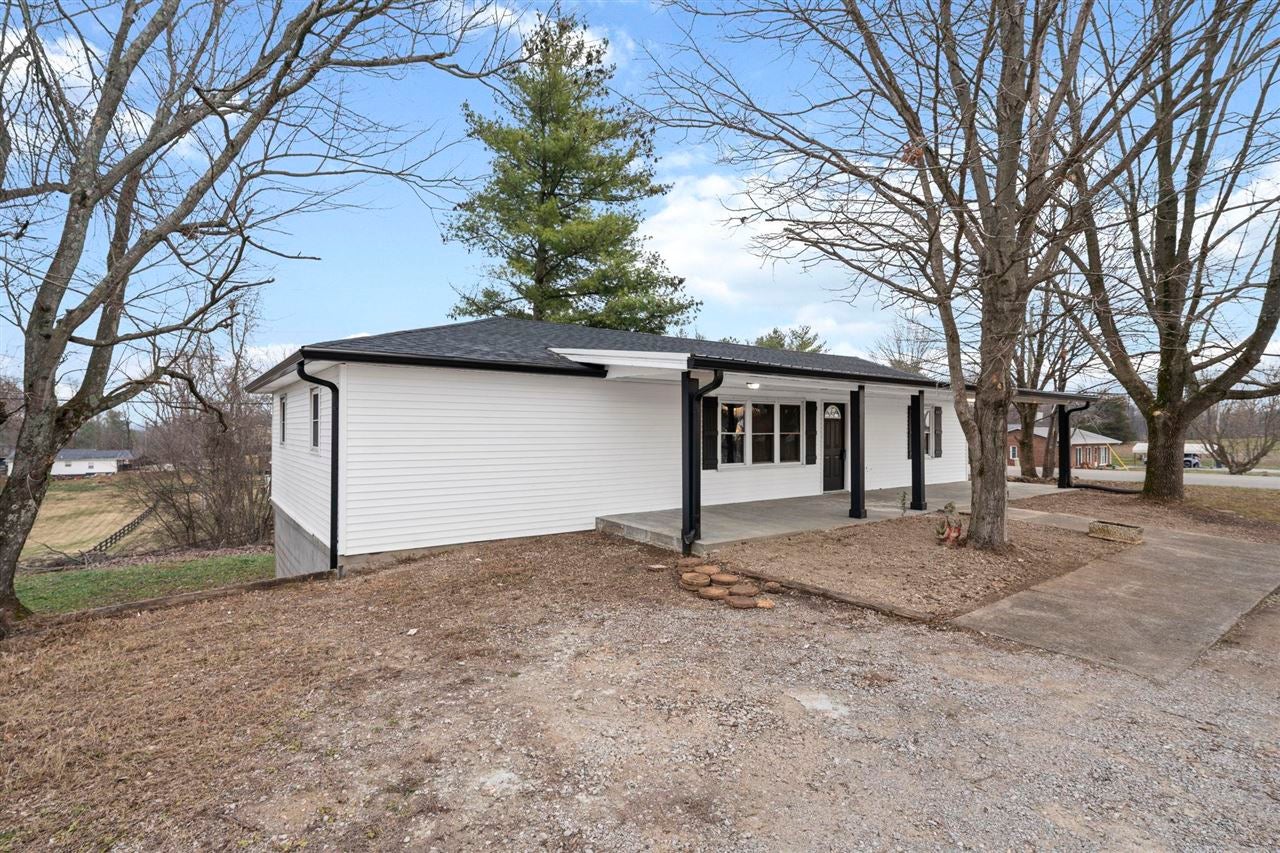 1939 Franks Mill Road Glasgow, KY 42141 - Photo 3 of 31 Gallery Image 3