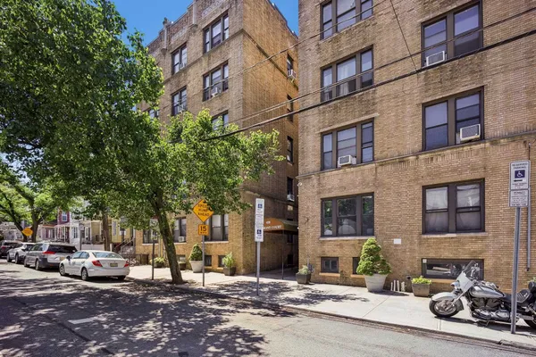 $1,900 | 429 Fairmount Avenue, Unit 104, Jersey City, NJ 07306