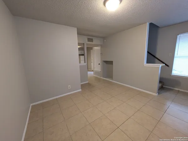 $1,050 | 330 West Byrd Boulevard, Unit 2, Universal City, TX 78148
