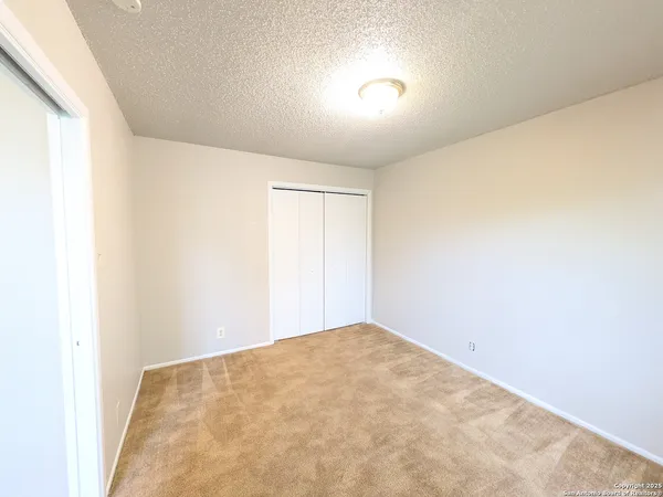 $1,050 | 330 West Byrd Boulevard, Unit 2, Universal City, TX 78148