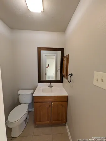 $1,050 | 330 West Byrd Boulevard, Unit 2, Universal City, TX 78148