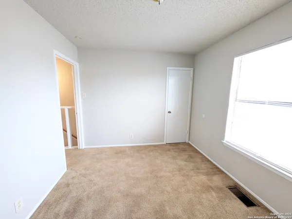 $1,050 | 330 West Byrd Boulevard, Unit 2, Universal City, TX 78148
