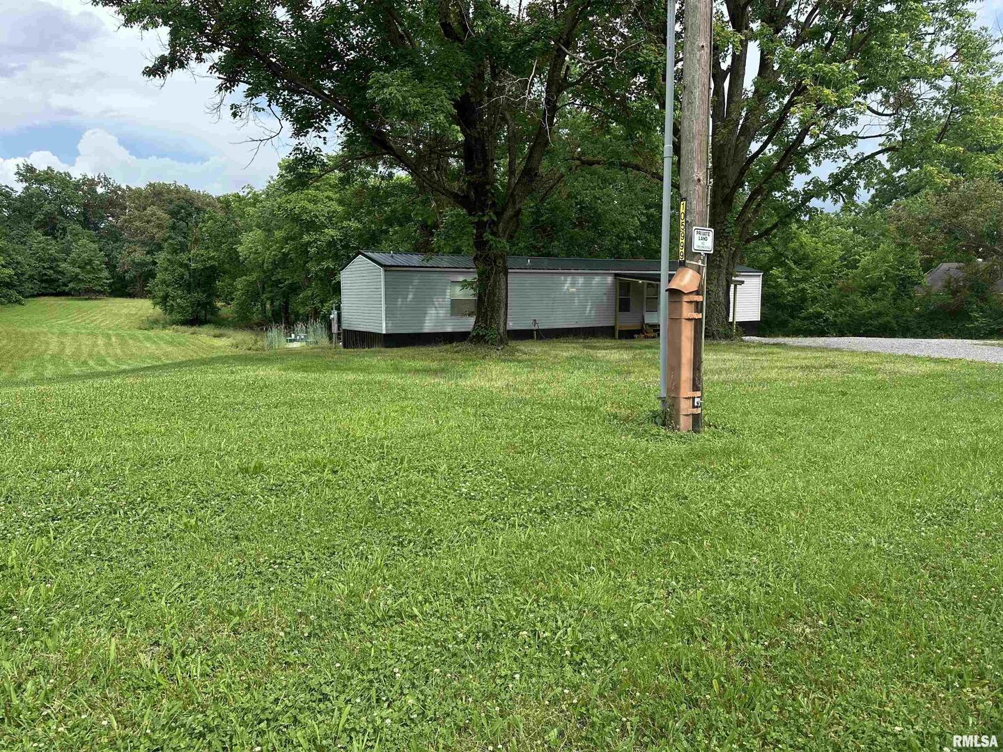 615 Liberty Road Harrisburg, IL 62946 - Photo 1 of 8