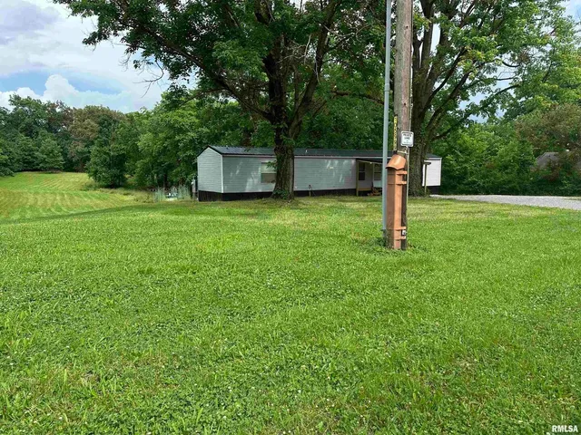 $84,900 | 615 Liberty Road, Harrisburg, IL 62946