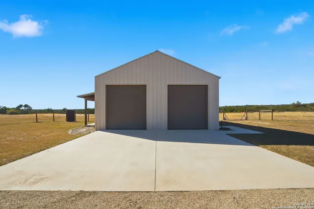 $1,295,000 | 601 Garrison Road, Fredericksburg, TX 78624