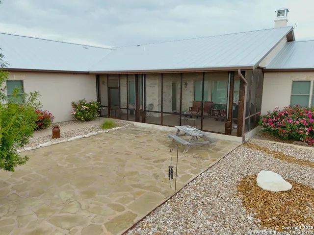 $1,295,000 | 601 Garrison Road, Fredericksburg, TX 78624