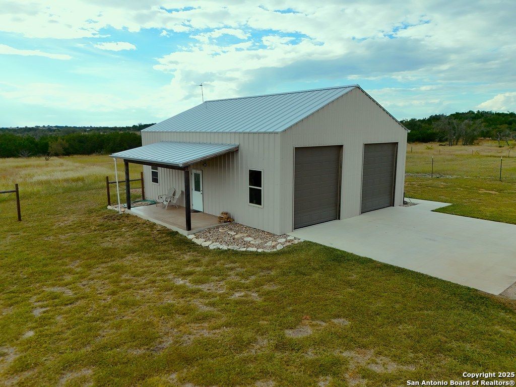 601 Garrison Road Fredericksburg, TX 78624 - Photo 60 of 77